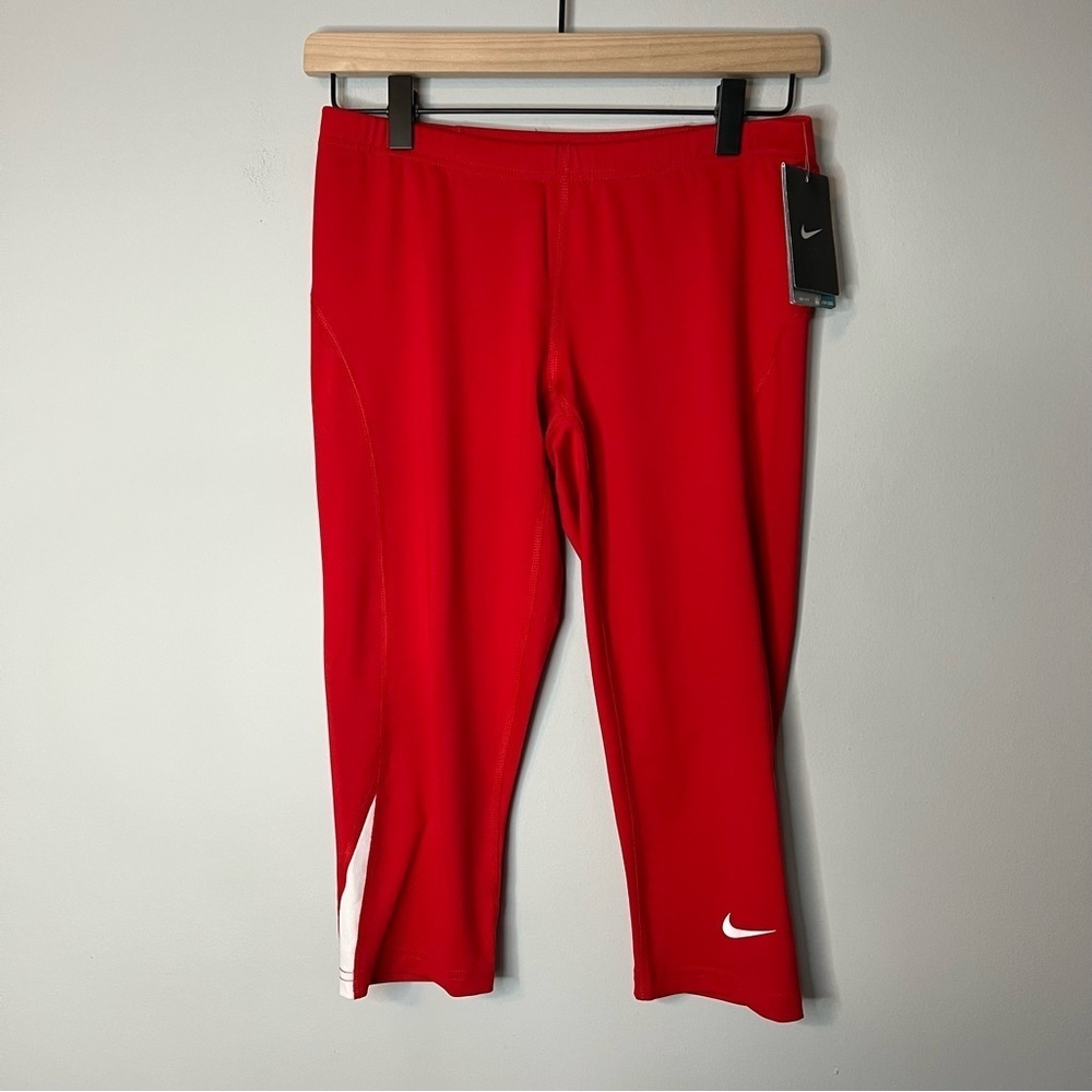 Women’s new Nike red cropped athletic leggings size small S